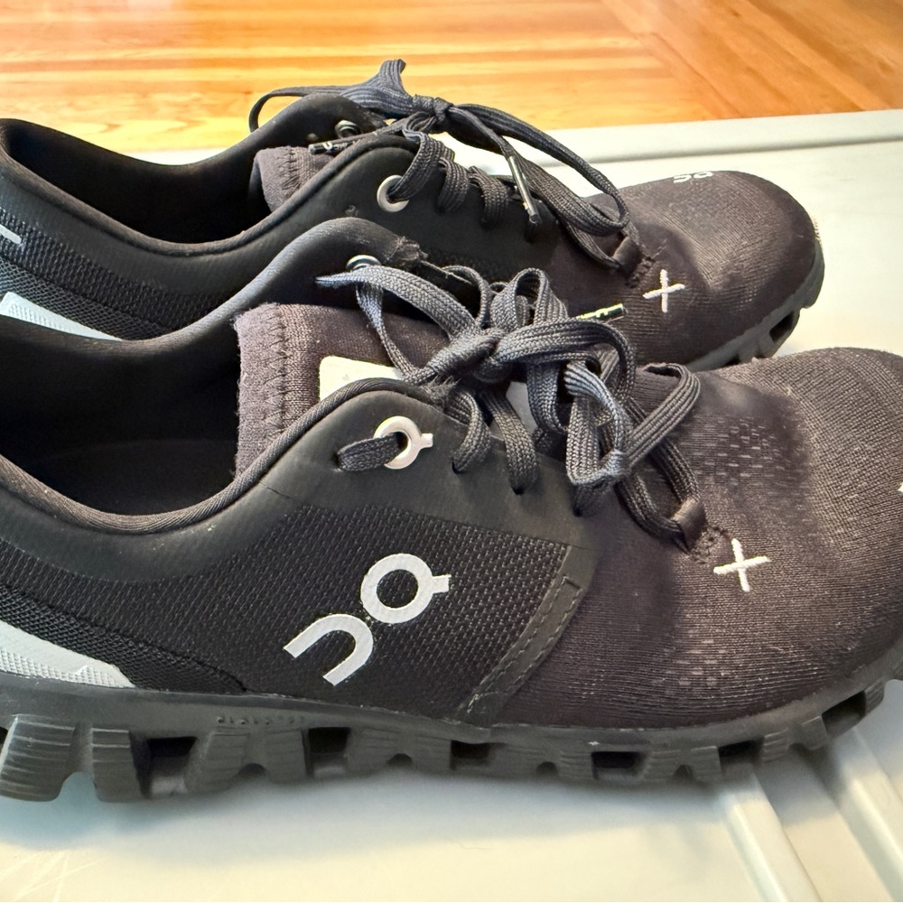 On Cloud X 3 Women's Black and White Sneakers